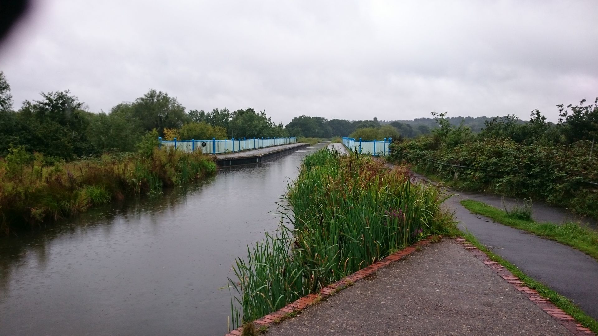 Basingstoke canal aqueduct